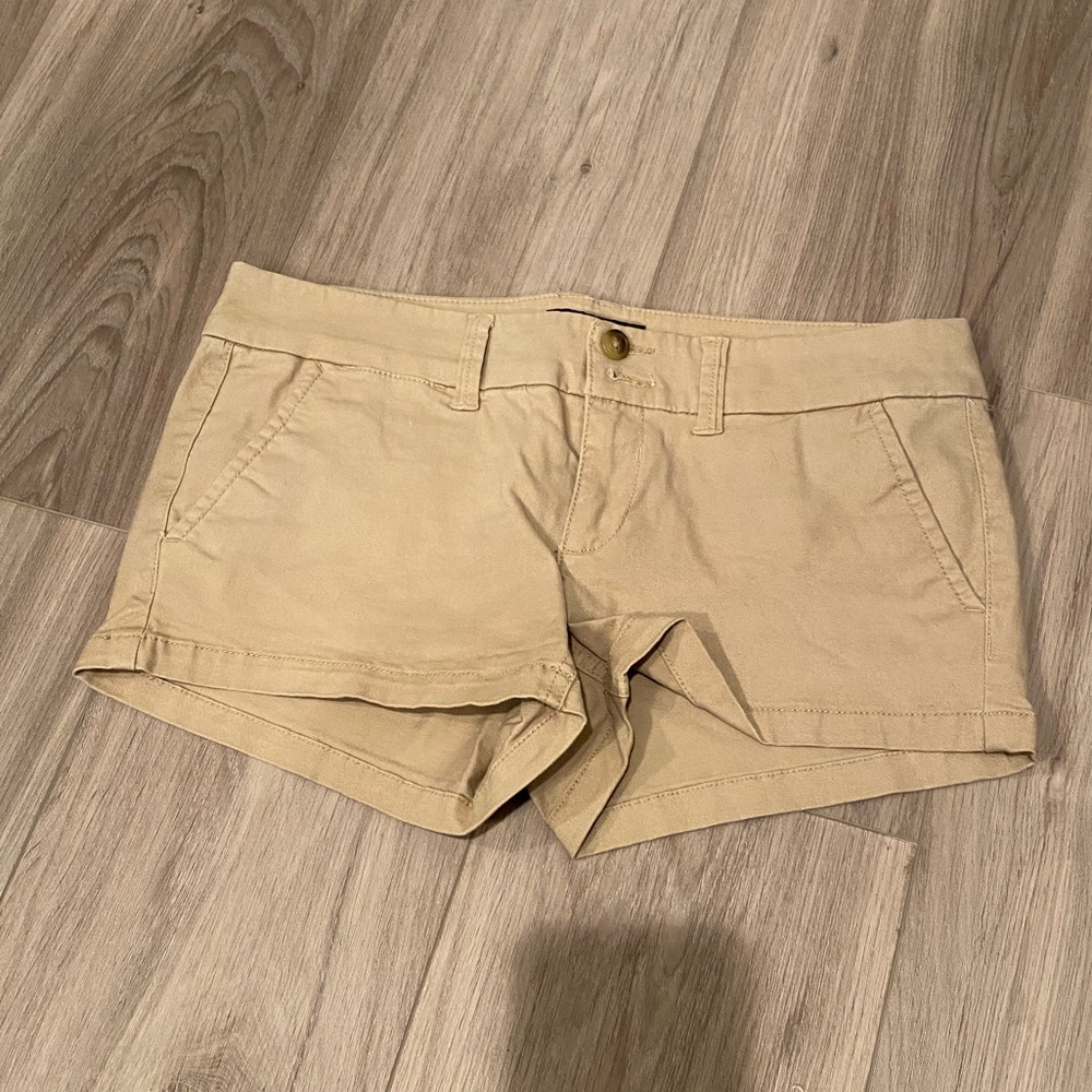 American Eagle khaki shorts, size 4, EUC